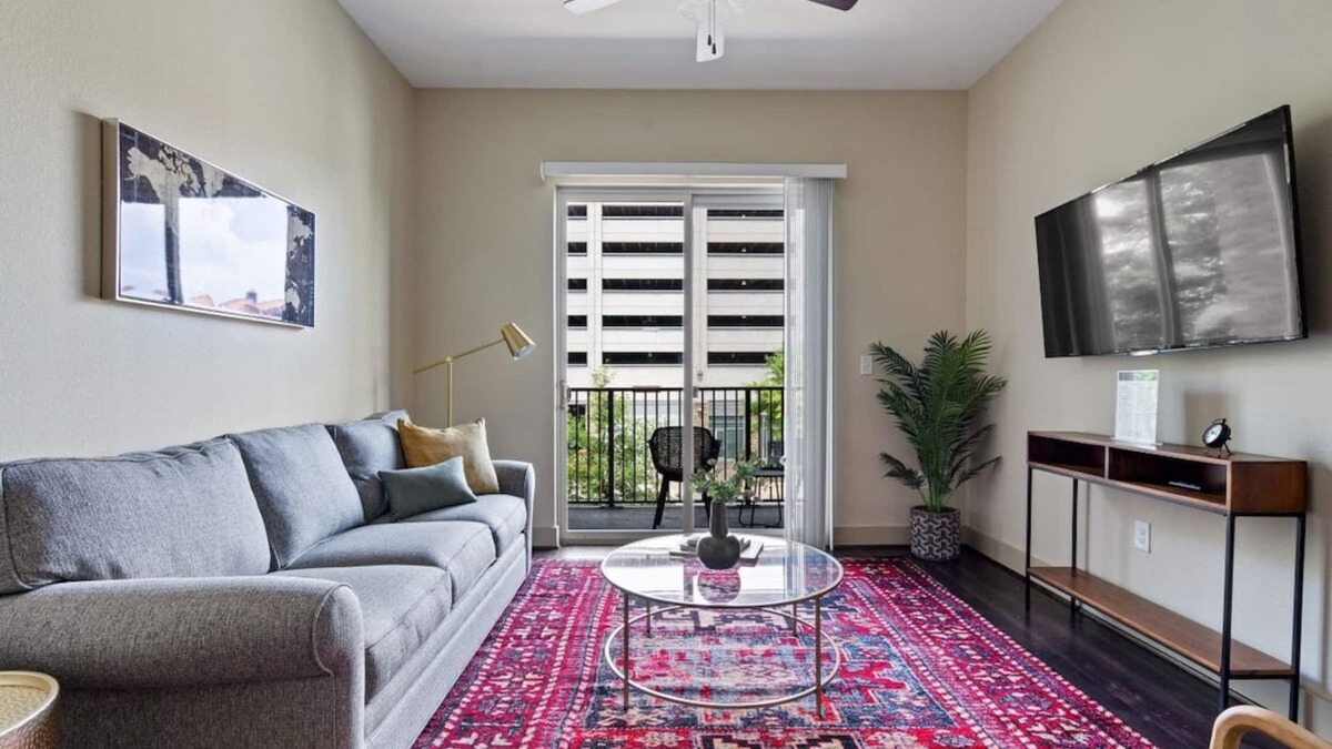 Montgomery Apartment | Downtown 1BR Gem | King Bed & Cozy Vibes