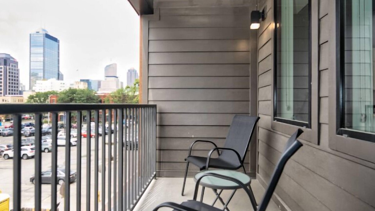 Lockerbie Square Apartment | Downtown 1BR: Gym, Smart TVs, Free Parking