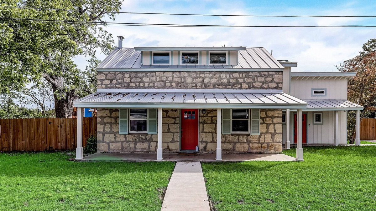 Fredericksburg House | Downtown 2-story home with enclosed backyard, patio, pool, playground, W/D, AC