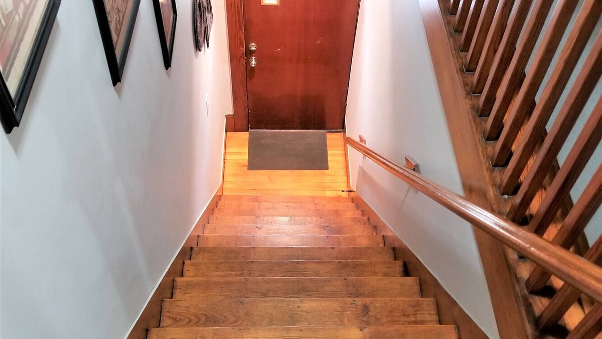 Manchester Apartment | Downtown ~ 2nd Floor 1 Bedroom -1 Bath