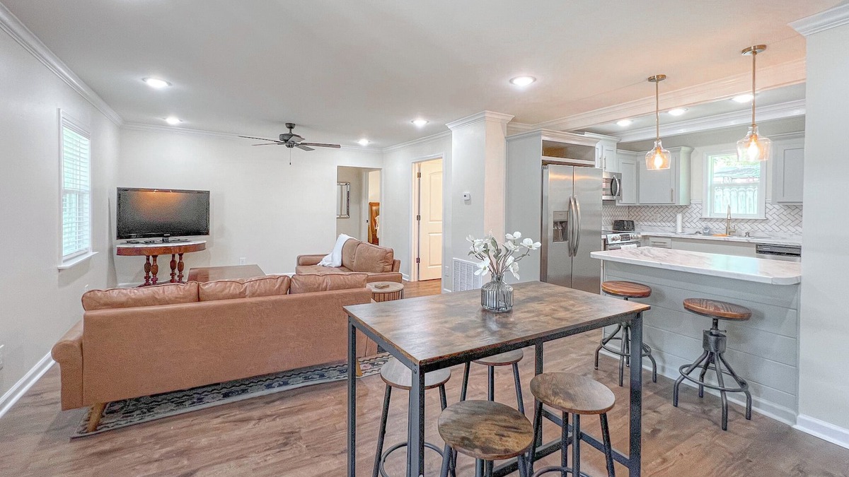 Starkville House | Downtown Access | Modern | Retreat
