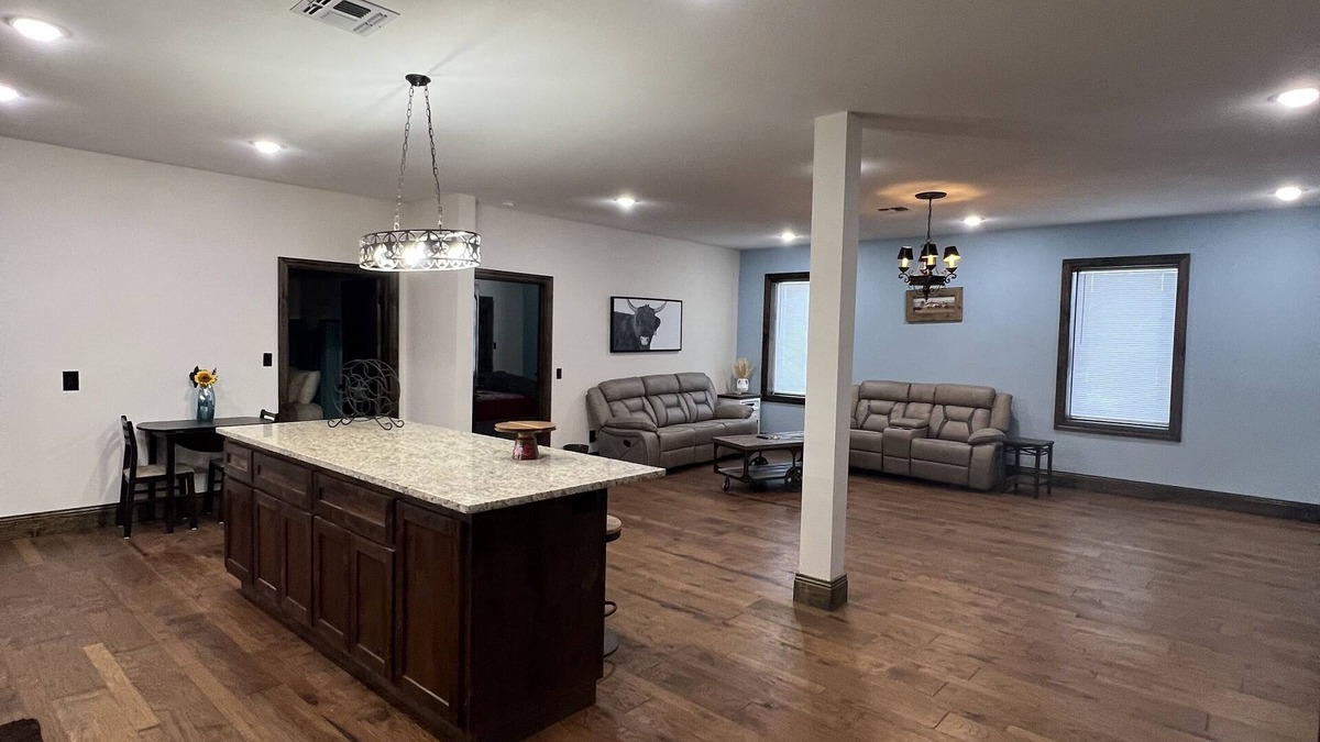 Vernon Apartment | Downtown apartment in Vernon!