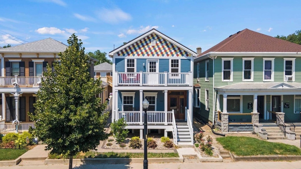 West Central Apartment | Downtown Apt w/Free parking by Parkview Field