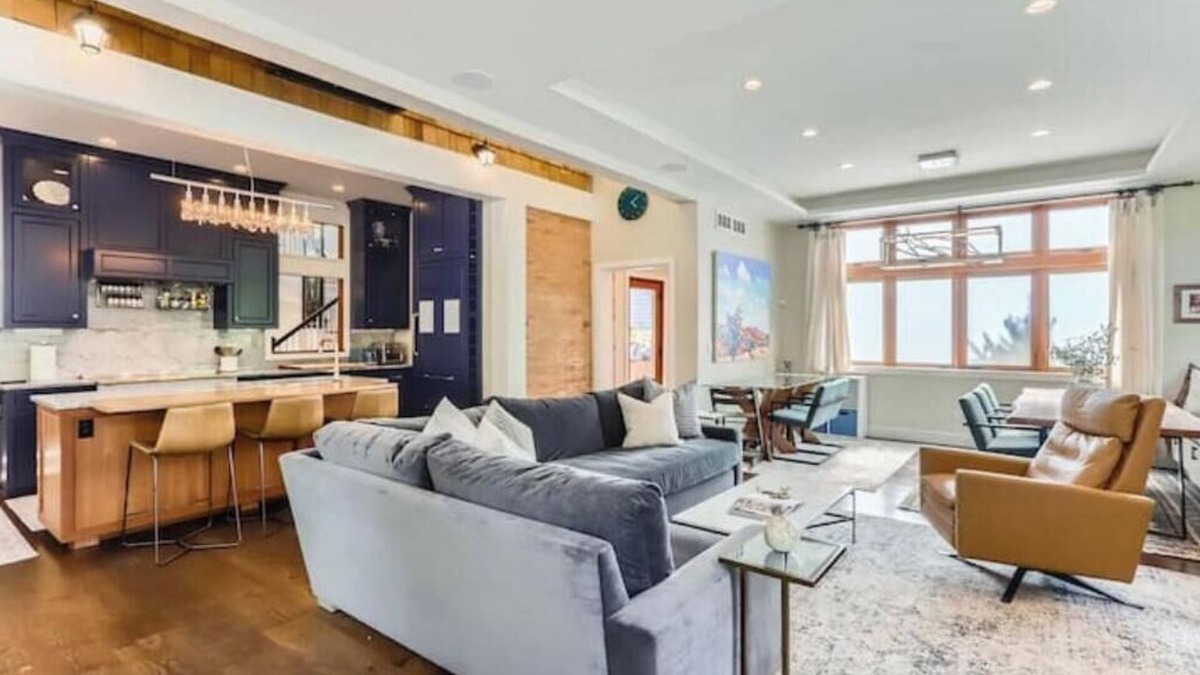 Downtown Apartment | Downtown Boulder Gem – Stylish 5BDR by the Creek