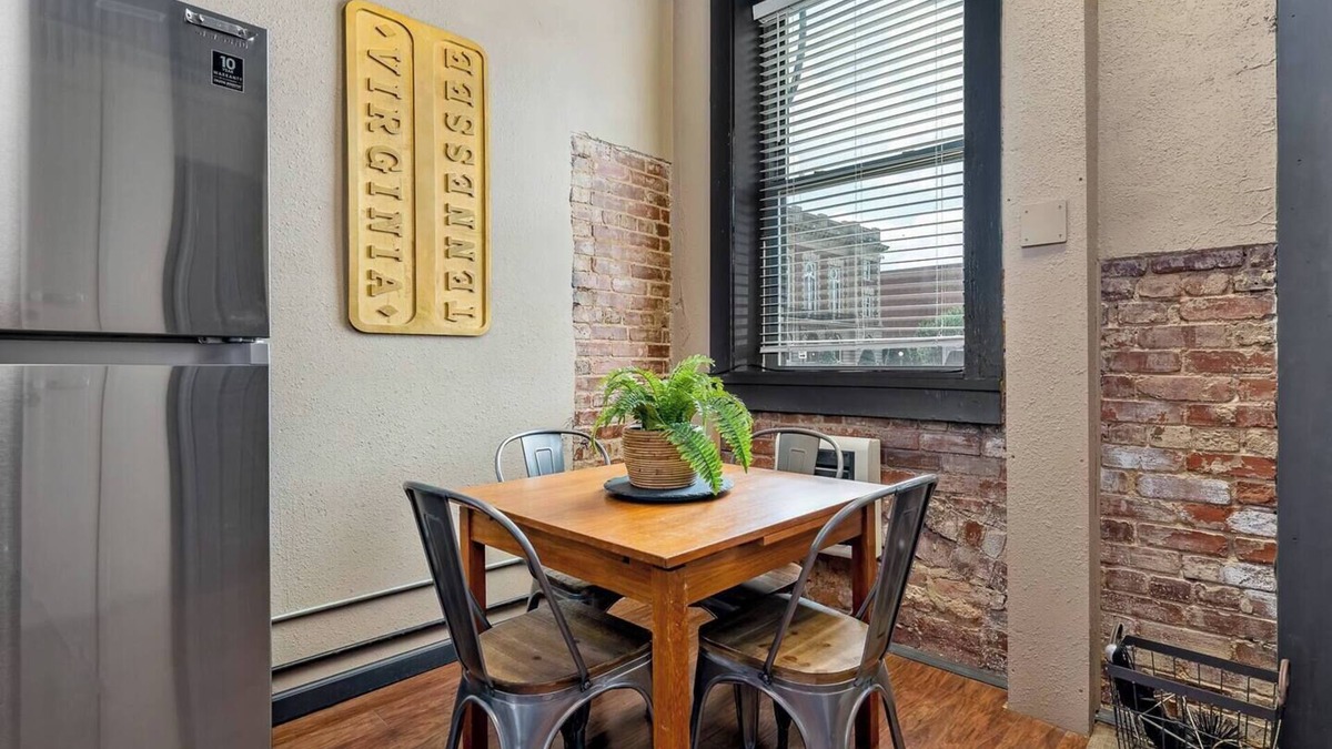 Bristol Apartment | Downtown Bristol Flat