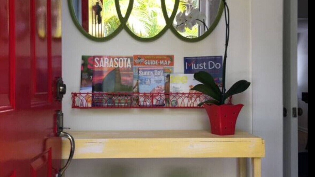 Ringling Park House | * Downtown Bungalow *Beaches/Restaurants/Cafes*Just Minutes away!