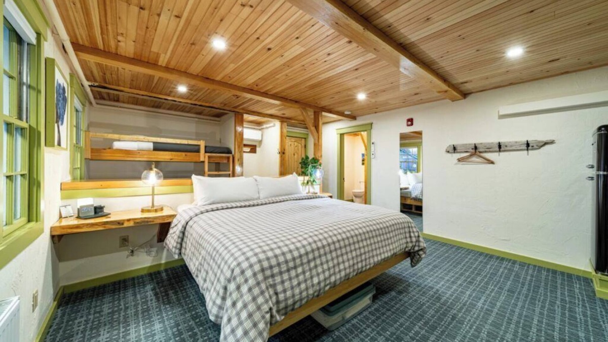 Camden Hotel | Downtown Camden Hotel - Bay Side