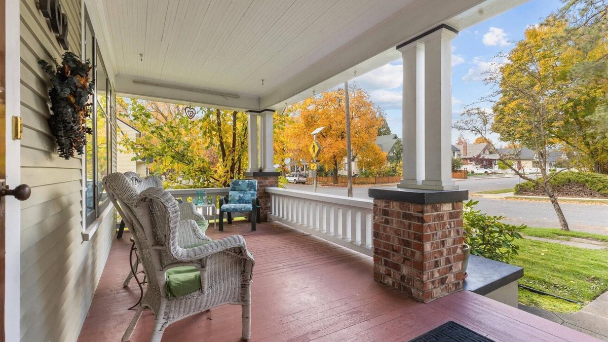 Garden District House | Downtown CDA Gem! Walk to Lake, Dining & Parks, Cozy Backyard, BBQ Grill!