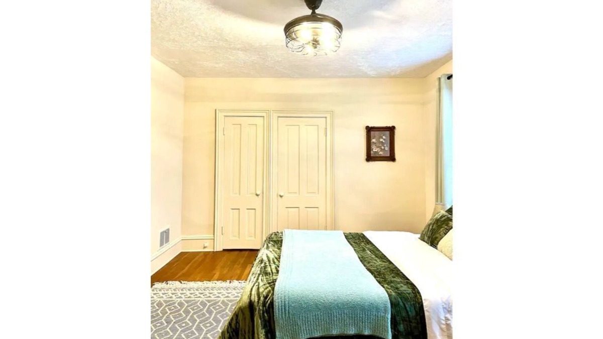 Meadville House | Downtown Centrally Located Apartment