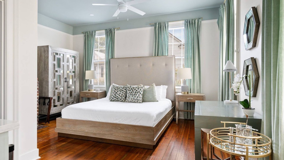Cannonborough Elliotborough House | Downtown Charleston Gem | Walk Everywhere | Sleeps 12