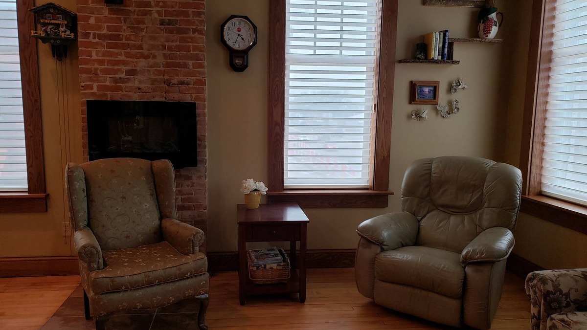 Chatfield Villa | Downtown Chatfield-Lovely 2nd Fl Loft (2 Bdrm/1 bath) w/Private Deck & Hot Tub