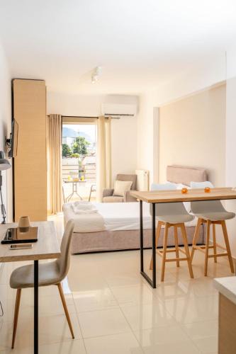Korinthos Apartment | Downtown Comfy Studio