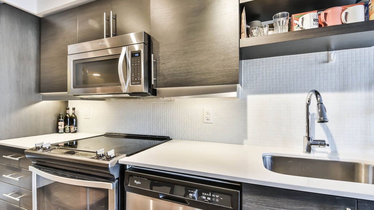 Old Town Apartment | Downtown Core Condo Toronto