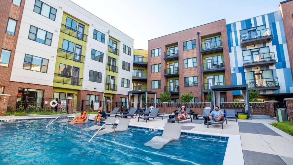 Mile Square Apartment | Downtown corner unit with free parking