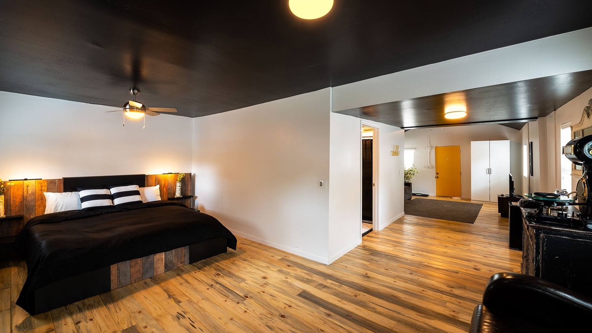 Southside Condo | Downtown Cozy Condo-Walk to Best Diners, Breweries, NAU, Historic Flagstaff.
