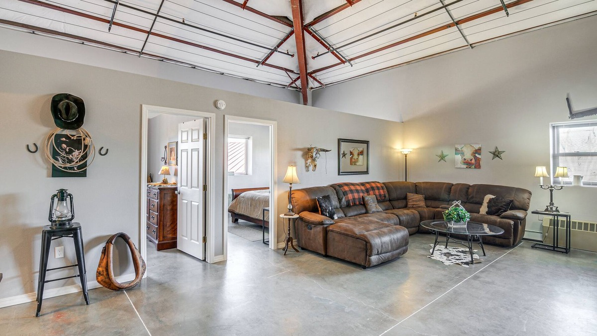 Del Norte Apartment | Downtown Del Norte Apartment: Ski, Hike & Shop!