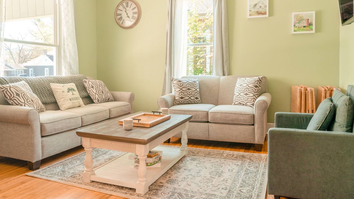 Somerset House | Downtown Delight 209