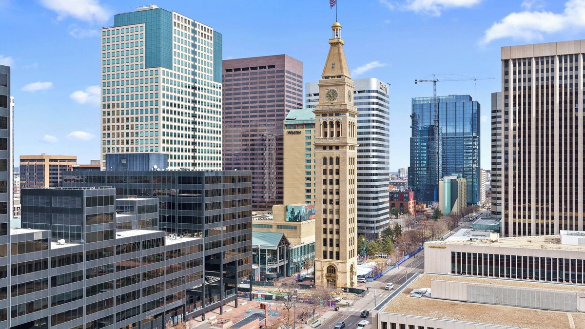 Downtown Denver Condo | DOWNTOWN DENVER CONDO: FANTASTIC VIEWS FROM PRIVATE BALCONY-POOL-GYM-GAME ROOM