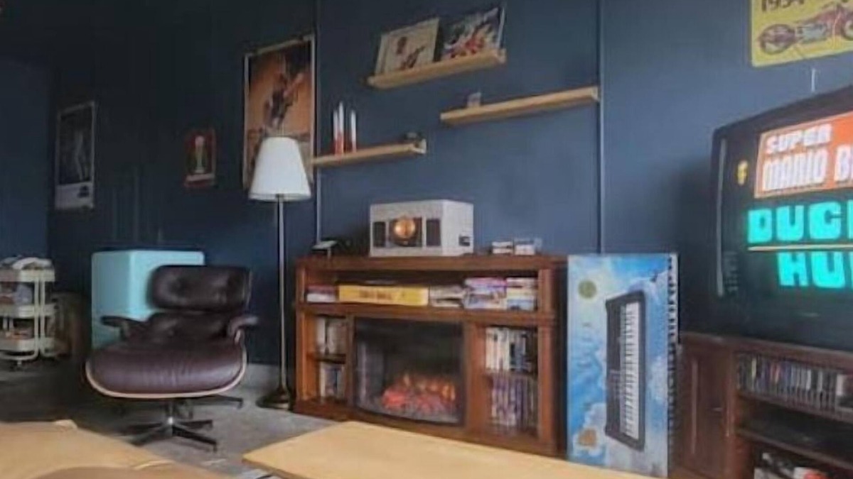 Long Beach House | Downtown Designer Duplex close to Beach! Spa Tub, Sunroom, Game Room, EV & more!
