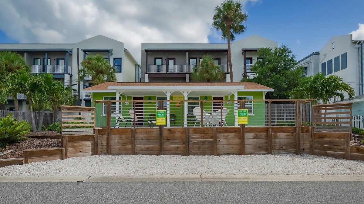 Downtown Dunedin Cottage | Downtown Dunedin Cottage Near Beaches + Breweries
