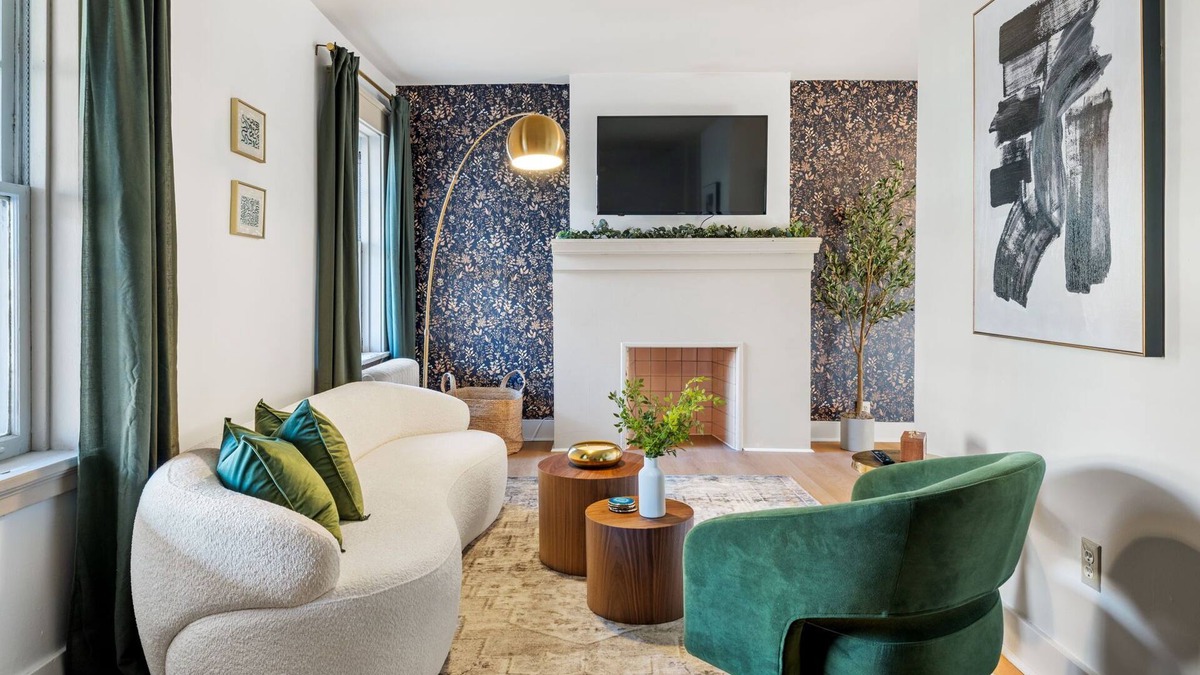 Squirrel Hill House | Downtown Escape: 3Br - Game/Movie Room - Foosball
