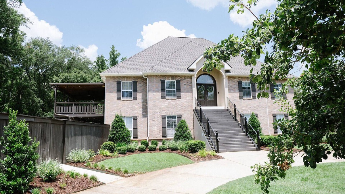 Hammond House | Downtown Estate Luxury Property close to Southeastern
