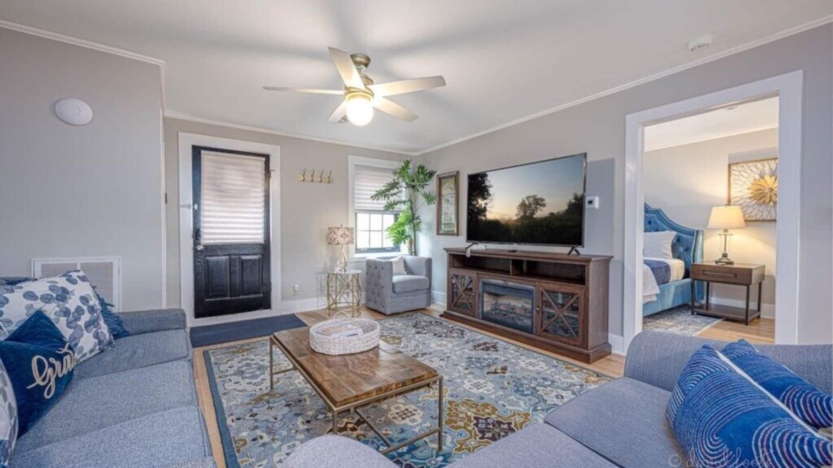Galena Apartment | Downtown Galena Luxury Rentals Suite 3 Parking New