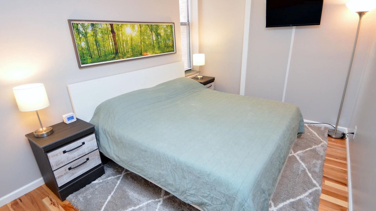 The Gate Apartment | Downtown Gate District Neighborhood, Convenient To Everything, King Bed (1F)