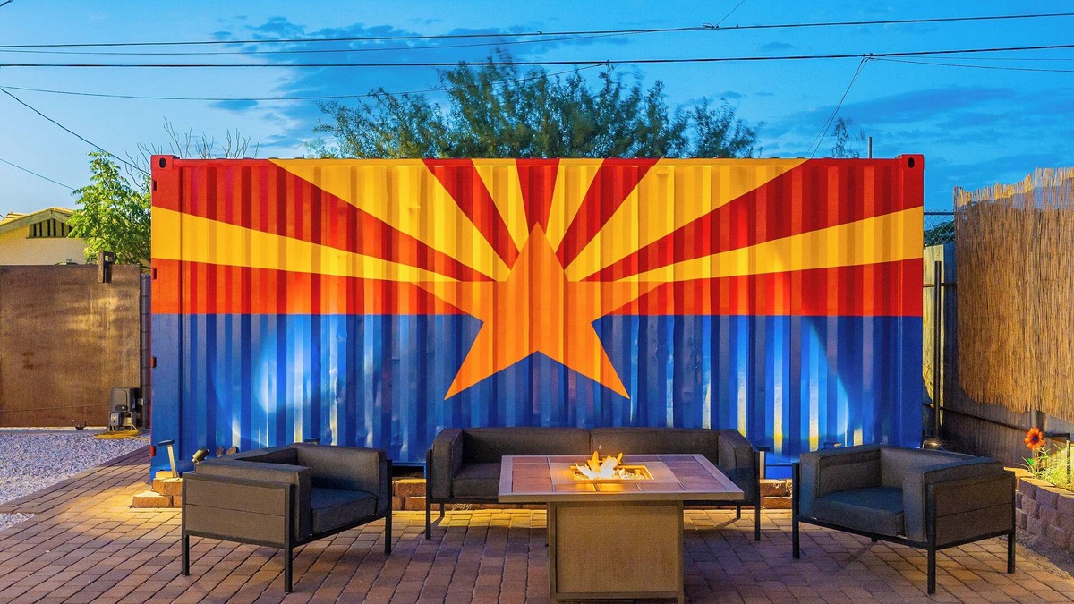 South Tucson House | Downtown gem cooler than outside! Urban Oasis w-swim spa and cool outdoor vibes