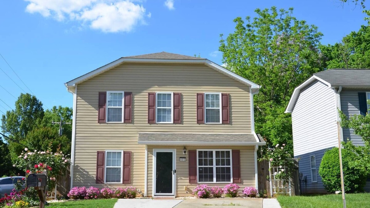Biddleville House | Downtown Gem w/Fenced Yard, BBQ Grill and Firepit