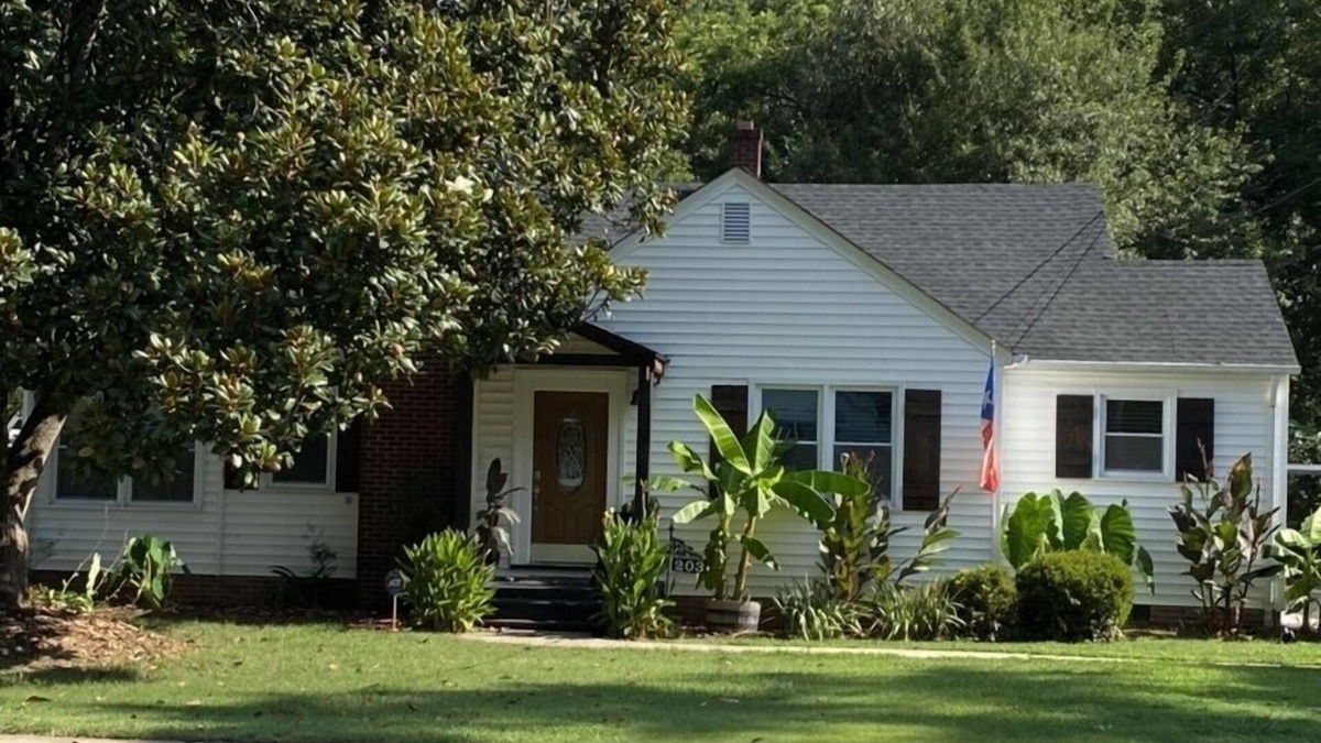 Greer House | Downtown Greer House Walkable to Shops, Restaurants, & Park. Fenced in Backyard.