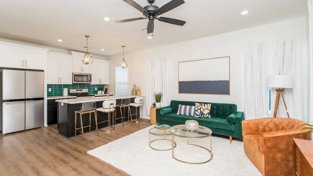 Hammond Condo | Downtown Hammond 2 bedroom, 2 bath newer condo