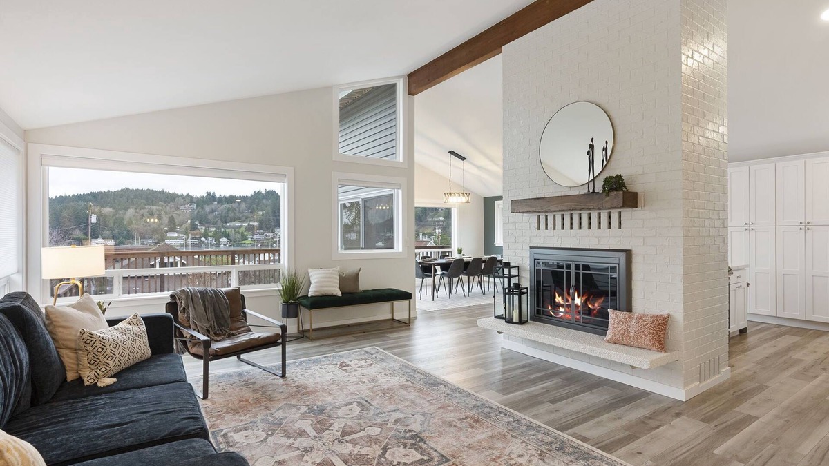 Gig Harbor House | Downtown Harbor Home with Views & Room for All!