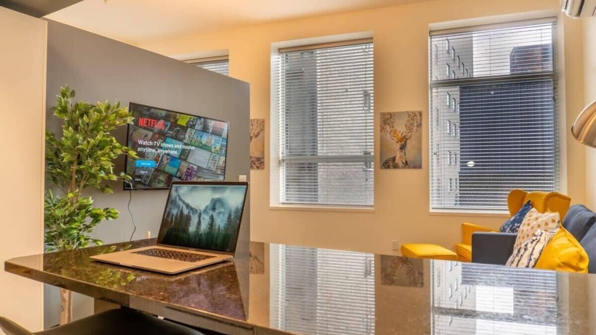 Downtown Winnipeg Condo | Downtown Haven w/WiFi & Rooftop