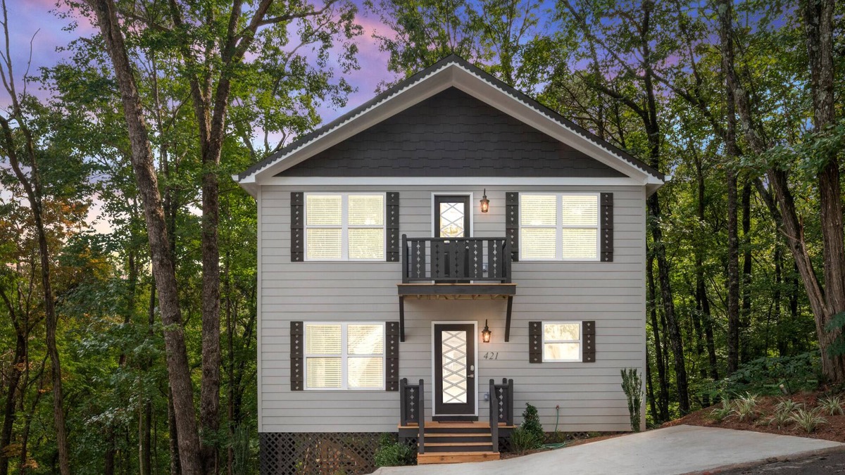 Helen House | ★ Downtown Helen Home ★ Serene Views + Charm ★