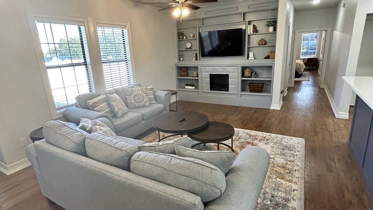 Graham Apartment | Downtown Hideaway - Minutes from PK Lake, Graham Lake & many more attractions.