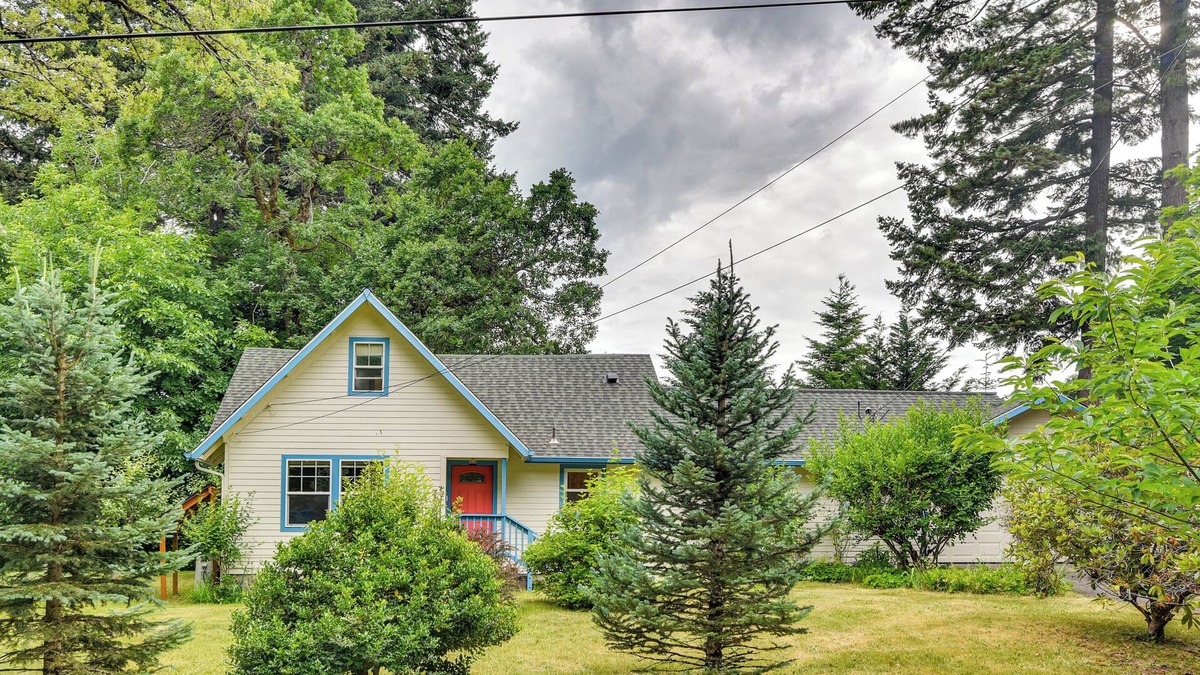 Stevenson House | Downtown Home w/Patio - Walk to Shops & Dining!