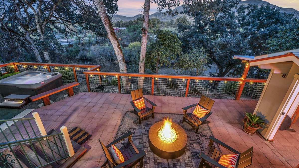 Kelseyville House | Downtown Kelseyville home l GREAT backyard w/hot tub & AMAZING Konocti views!
