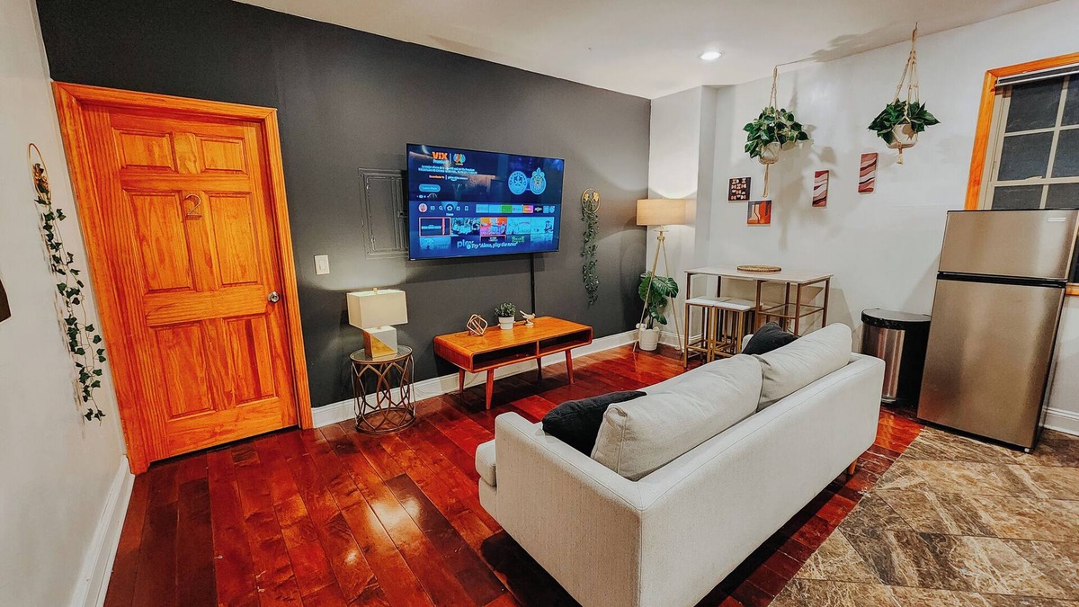 Midtown Village Apartment | Downtown/King Bed/2 En-Suite Bathrooms/65"TV