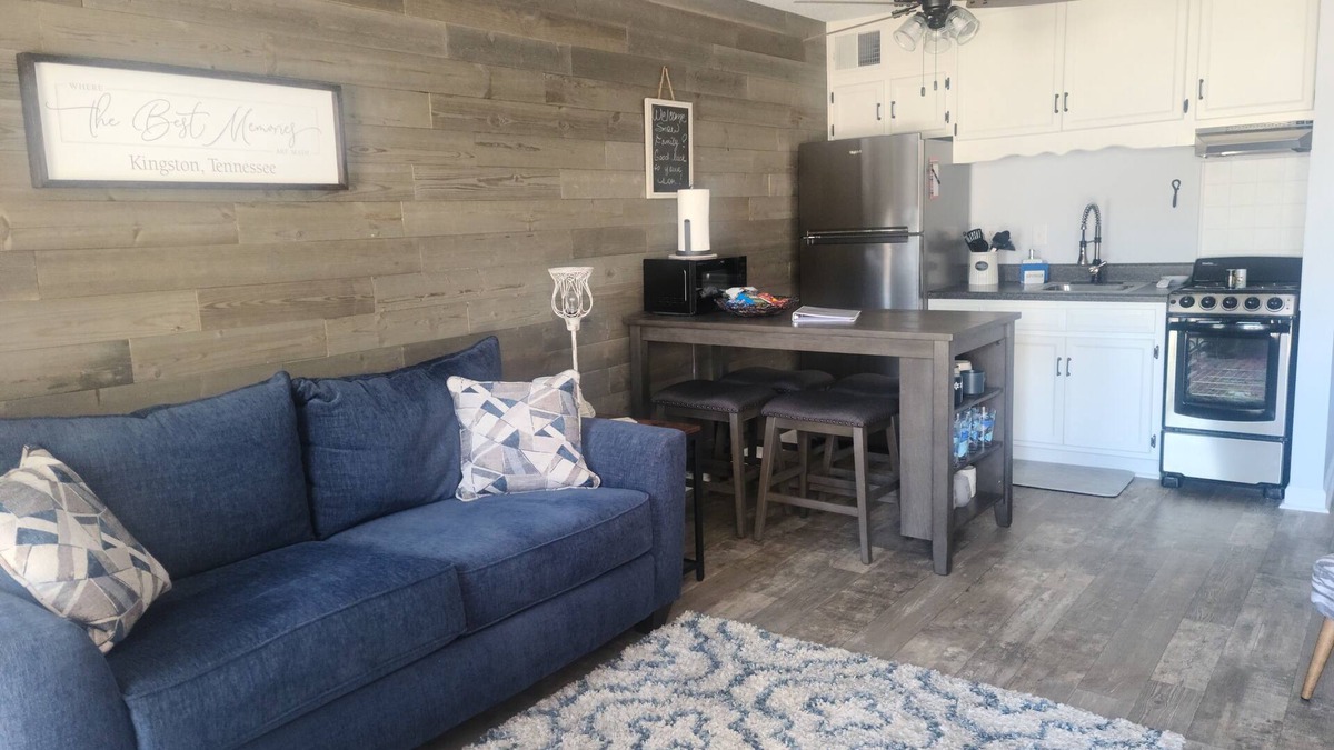 Kingston Apartment | Downtown Kingston, TN. Where the Clinch River meets the Tennessee River.