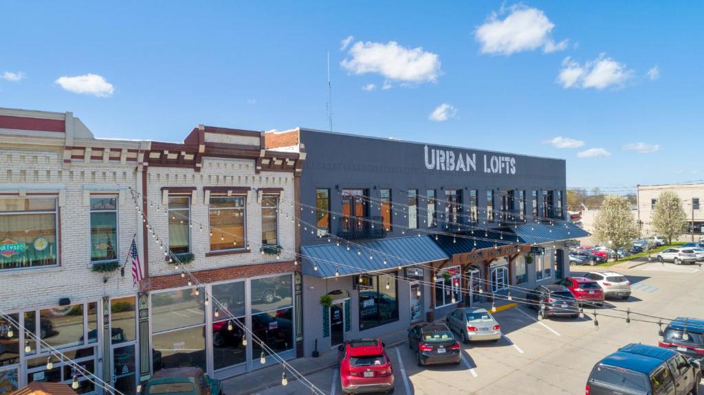 Perryville Apartment | Downtown Loft Amazing Bath Tub & Shower #9
