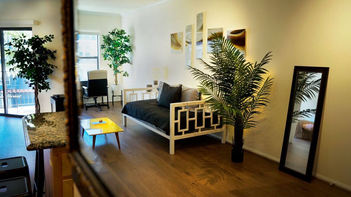 City West Apartment | Downtown Los Angeles Amazing vacation cozy work space 1 bedroom home apartment