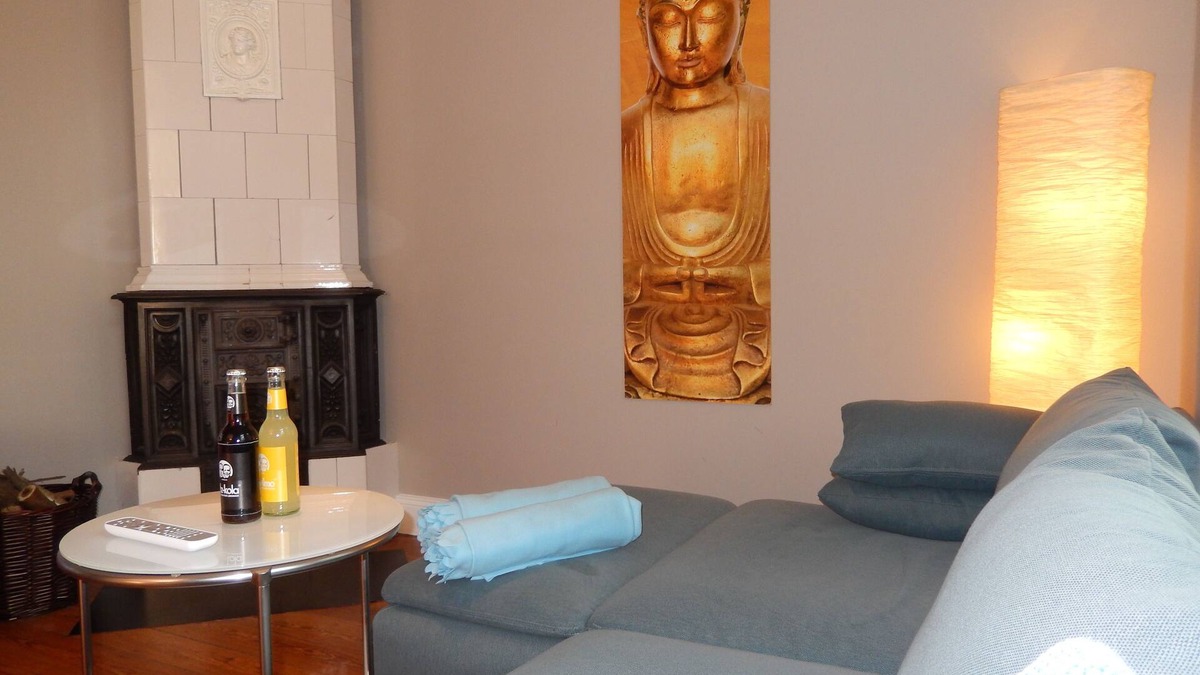 Lubeck City Centre Apartment | Downtown, Lübeck, ground floor, turn of the century, old town, fireplace, WiFi, parking lot