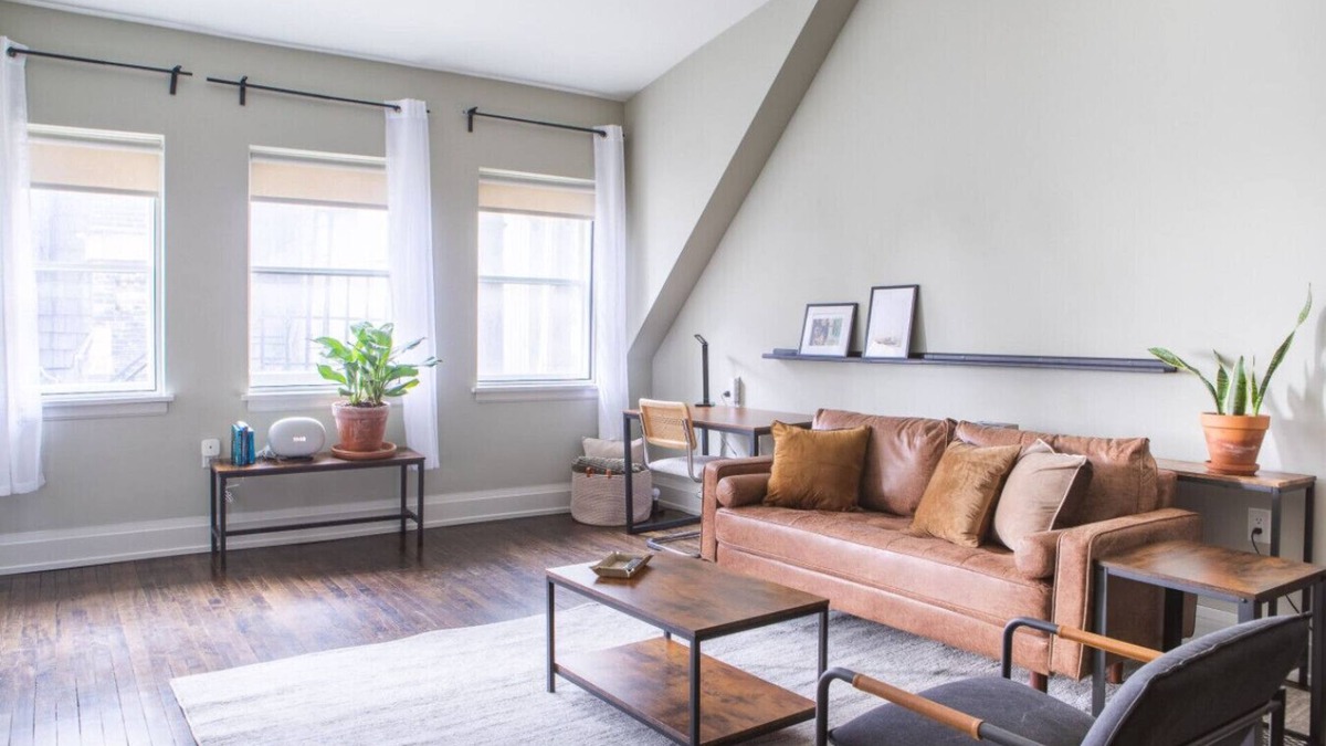 East Town Apartment | Downtown Luxury 1BR Loft
