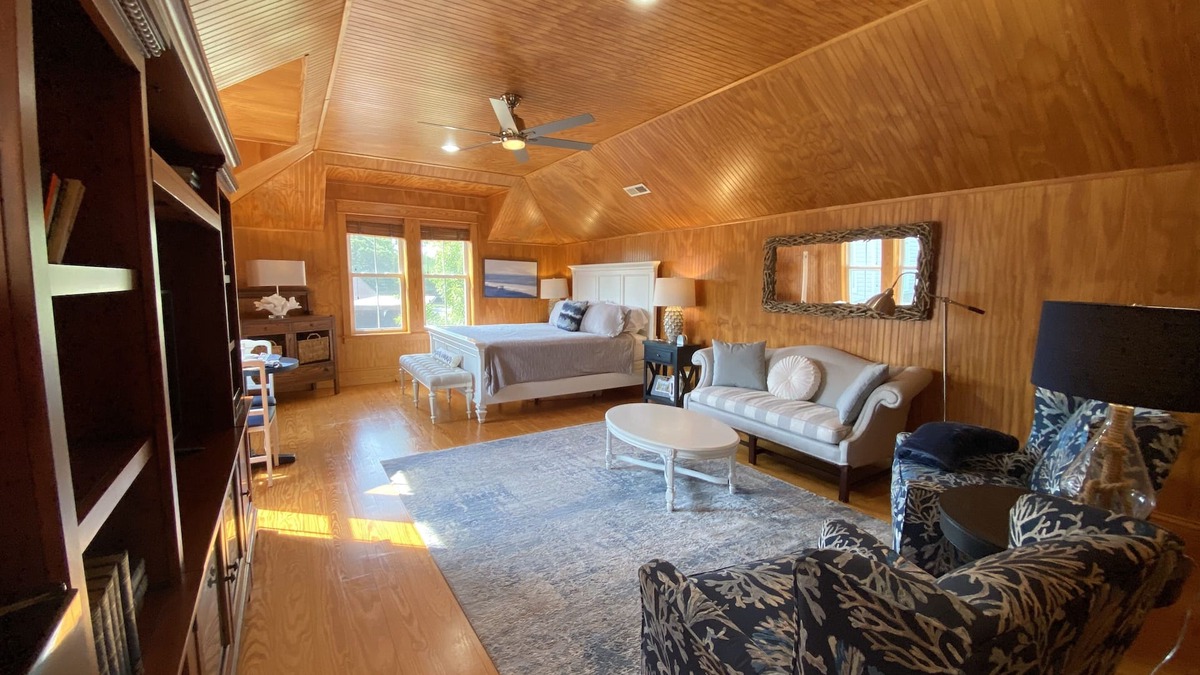 Historic Downtown Manteo House | Downtown Manteo Studio