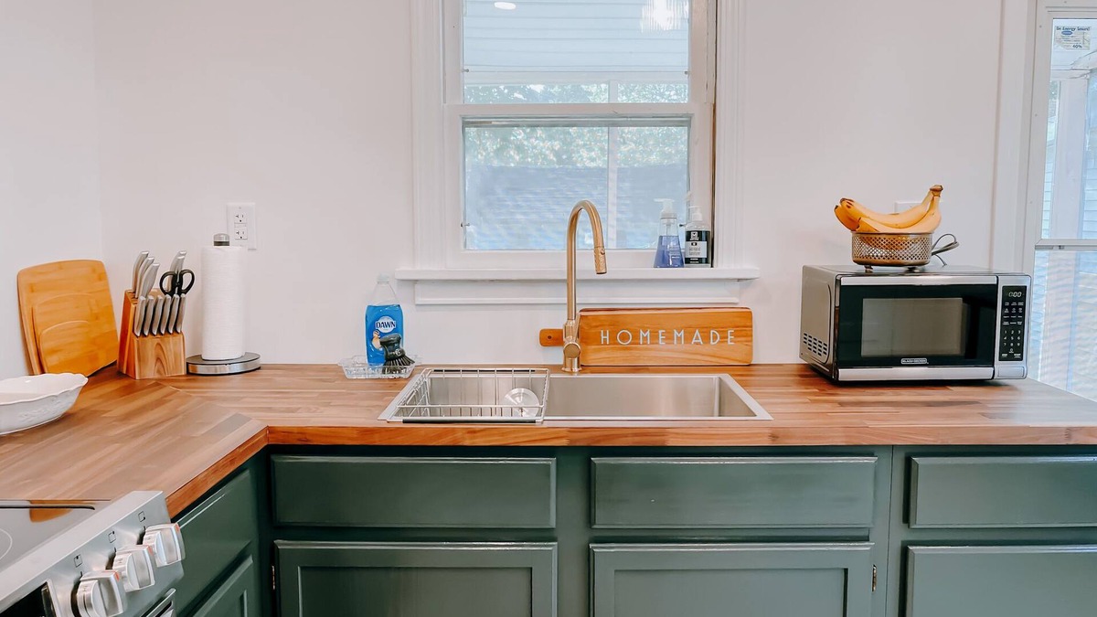 Marshall House | Downtown Marshall Home - Walk to Shops & Restaurants - Long Stays Welcome