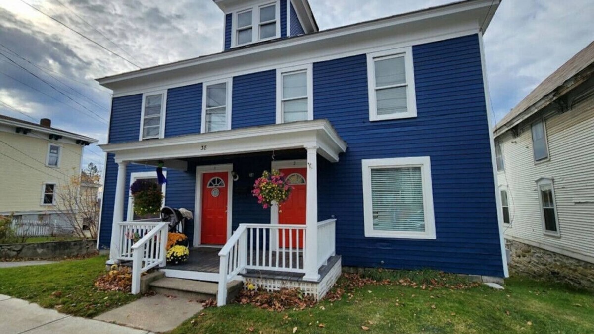 Middlebury Apartment | Downtown Middlebury 3 BR Home - Walk Everywhere!