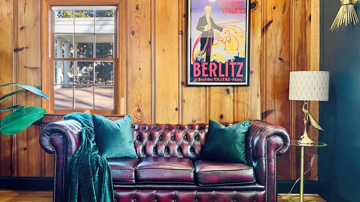 Murfreesboro House | Downtown Murfreesboro Speakeasy+Fire Pit+Hot Tub