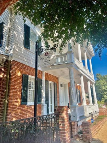 Natchez Villa | Downtown Natchez Elegant 1835 Antebellum House