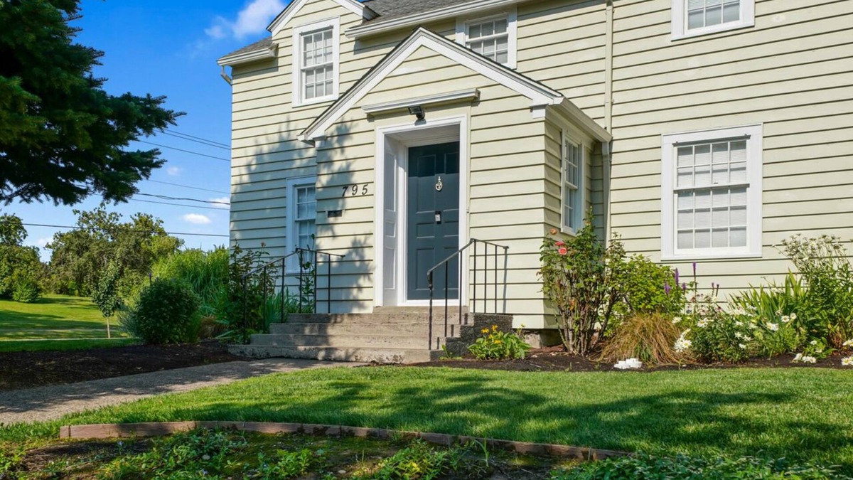 Central Area House | Downtown Next to Bush Park - Salem's Premier Location